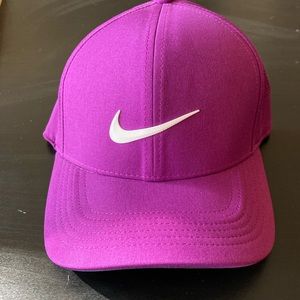 Nike AEROBILL golf hat